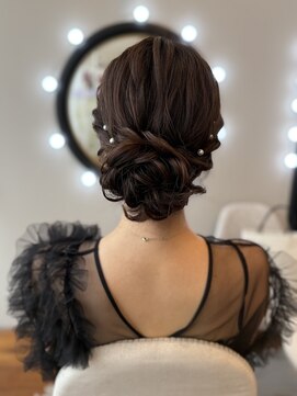 コマリ(comari) シニヨンスタイル