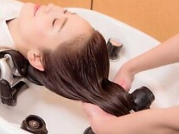 ノブ ヘアデザイン 大船店(NOB hairdesign)の写真/【リラックス空間でスペシャルケア】血行促進&皮脂すっきりケア☆リフトUP/冷え性/ご褒美タイム◎