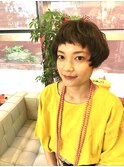 くせ毛をいかしたショートボブ
