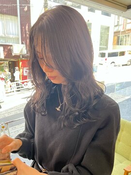 ベンチ(bench) アッシュグレー/顔周りカット/似合わせカット