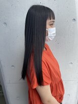 アチーブリス(achieve Liss)&nbsp;ツヤ髪黒髪暗髪 オン眉ぱっつんストレートロング