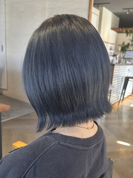 ラフ バイ マグ 南松本(R.A.F. by Mag) ブルーブラックカラーブリーチなし透明感カラーイルミナカラー