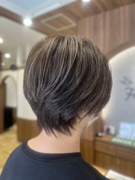 ファミリア ボンド(familiar BOND) イルミナカラー × ハイライト ショート