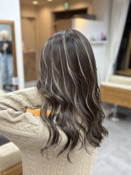 リングバイモアムー(Ring by Moremuu) ハイライトスタイル