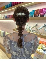 メルク ユニ(merc.uni)&nbsp;可愛くまとまるポニーアレンジ◎0717
