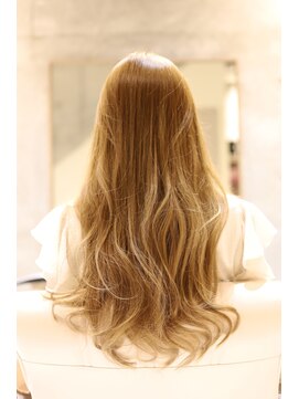 アドミラル ベー ヘアーデザイン(Admiral b Hair design) トリートメントによる上質な艶を