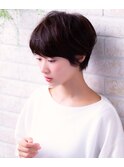 ネイビーカラーの美髪フレンチボブ風マニッシュショート