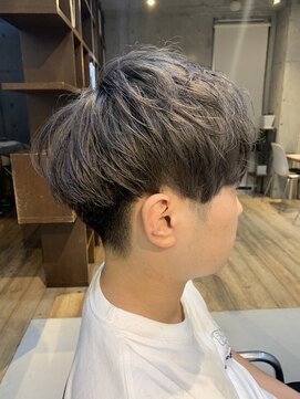 フィフス(fifth) コンマヘア　ツーブロック　マッシュウルフ　アッシュグレー