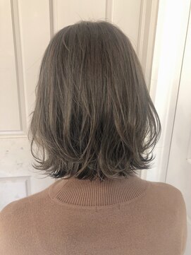 ロンドネートゥル 新潟(Lond naitre) 【Lond naitre本田】似合わせカット くびれヘア　ペールベージュ