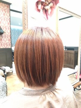 ミュズィー ドゥ ヘア(Musee du hair) お肌を際立たせるピンクの髪質改善カラー