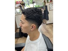 シックスバーバーショップ(SIX BARBER SHOP)