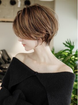 シオン(shion) ショートくびれヘア顔周りレイヤー韓国ヘア_ba543803