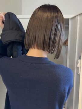 ラフ 立川(Laff) 大人ボブ切りっぱなしボブ アッシュカラー 縮毛矯正 髪質改善