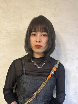 透け感ミディアムレイヤー