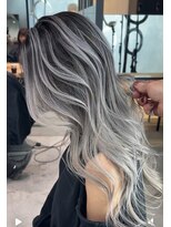 サロウィン 下北沢(SALOWIN)&nbsp;ホワイトベージュのバレイヤージュ