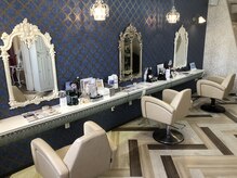 アロイジア Aloysiaの雰囲気（アンティーク調の癒しの空間）