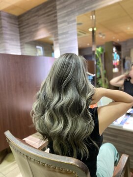 美容室 イルフェドゥ(Il fait doux) 逆バレイヤージュ