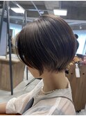 ショート/ショートボブ/襟足すっきり/耳かけスタイル/くびれボブ