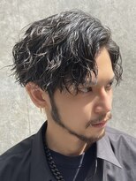 ツイストスパイラルパーマメンズパーマセンターパートマッシュ