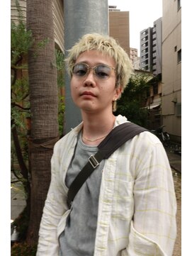 シイ(SIE) ブロンドヘア×アクティブショート