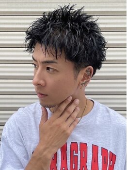 ホォレ 豊中店(fore)の写真/【阪急豊中駅すぐ】メンズヘアは攻める時にバランスが大切！抜群にカッコ良いスタイルに仕上げます★