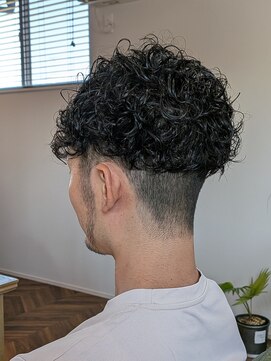 ウィスカーヘアー(whisker hair) スペインカール