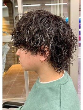 ジーニー 新百合ヶ丘(Genie) フェザーパーマサーフカール刈り上げセンターパート