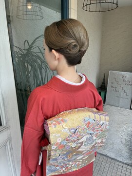ピーブランズヘアー 大野城コモレビ(P-brandshair onojo Komorebi) 訪問着+夜会巻き