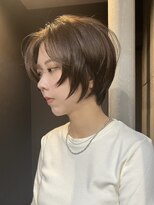 ステン(sten) 顔まわりレイヤー×ショートカット