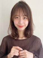 トゥーナ 表参道(tona) ミディアムレイヤー、外ハネボブ、グレージュ、脱白髪染め☆