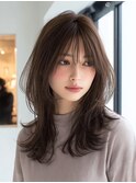 くびれレイヤー/暗髪透明感/ミディアムレイヤー/前髪あり
