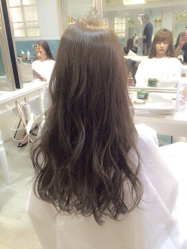 ロンド 銀座(Lond) 暗いけど透明感があるアッシュ 担当川瀬賢翁