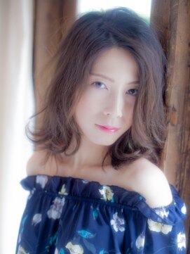 エマージュ 新宿(Emerge) ☆たっぷりレイヤーのクールセミディ☆