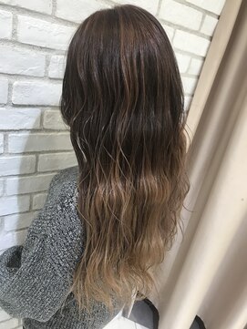 アッシュ 戸田公園店(Ash) ハイライトグラデーション×キャラメルミルクティー