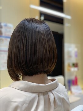 クオリス 上板橋店(QUALIS) 30代40代大人可愛い/丸み艶カラー前下がりボブ/モカブラウン