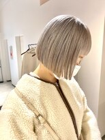 オンザ(ONTHE)&nbsp;ハイトーンシルバーベージュミニボブスタイル【林京平】