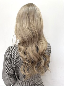 ファイブバイジエクト 堀江(FIVE by The Ect) ハイトーンカラー×ミルクティーベージュ×ヨシンモリ