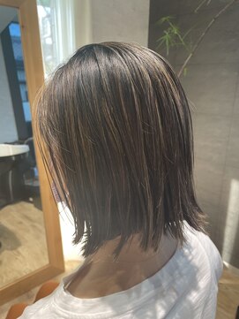 シー 東橋良店(She) 白髪ぼかしハイライト、明るい白髪染め　30代、40代、50代