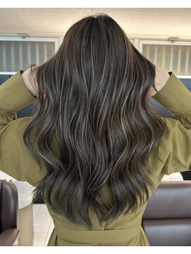 ヨロ 小岩(YOLO) ハイライトショートヘアダブルカラーイルミナカラーオージュア