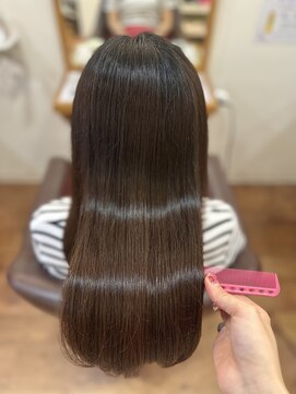 フリージア(freesia) グレージュカラー/フェイスレイヤー/サラ艶ロング