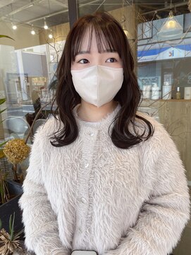 バウム(BAUM) ナチュラルで柔らかな波巻きスタイル。