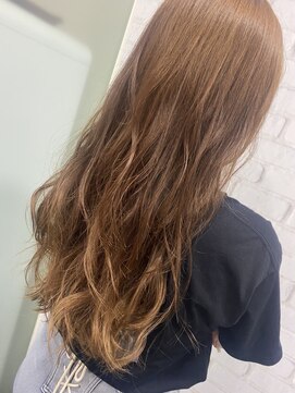 ニーゼロゼロナナ(2007) ベージュカラー