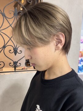 ルノン(LUNON) ハイトーンカラー/ブリーチカラー/センターパート