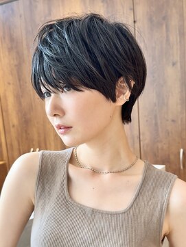 ビュートリアム 南青山(BEAUTRIUM) 大人マッシュショート前髪長めショートボブ分け目なし表参道青山