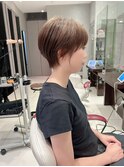 earthショートレイヤーボブミルクティー丸みショートボブ