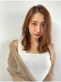 大人女性のための、品よくまとまるナチュラルレイヤー