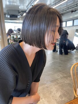 エインアンリー 明治神宮前(AIN.ANLY.) ミニボブ、大人ボブ、オリーブカラー、オリーブカラー暗め