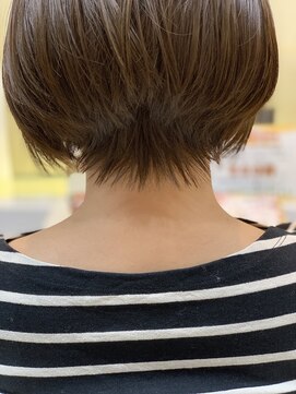 クオリス 上板橋店(QUALIS) 襟足すっきり/ひし形くびれショートボブ×シャギー/アッシュ