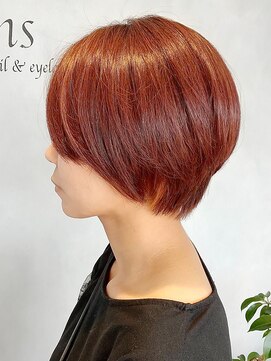オリジンズ ヘアー(Origins hair) 小顔見せ暖色系カラー丸みショート[ハイトーンカラー/30代/40代]
