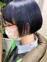 テトヘアー(teto hair) ワイドバング、刈り上げ女子、ネイビーカラー、スリークボブ